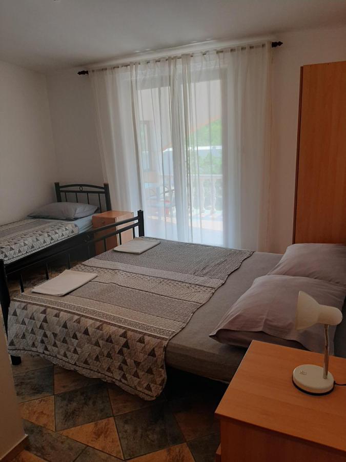 Apartments Marta Starigrad Paklenica Bagian luar foto