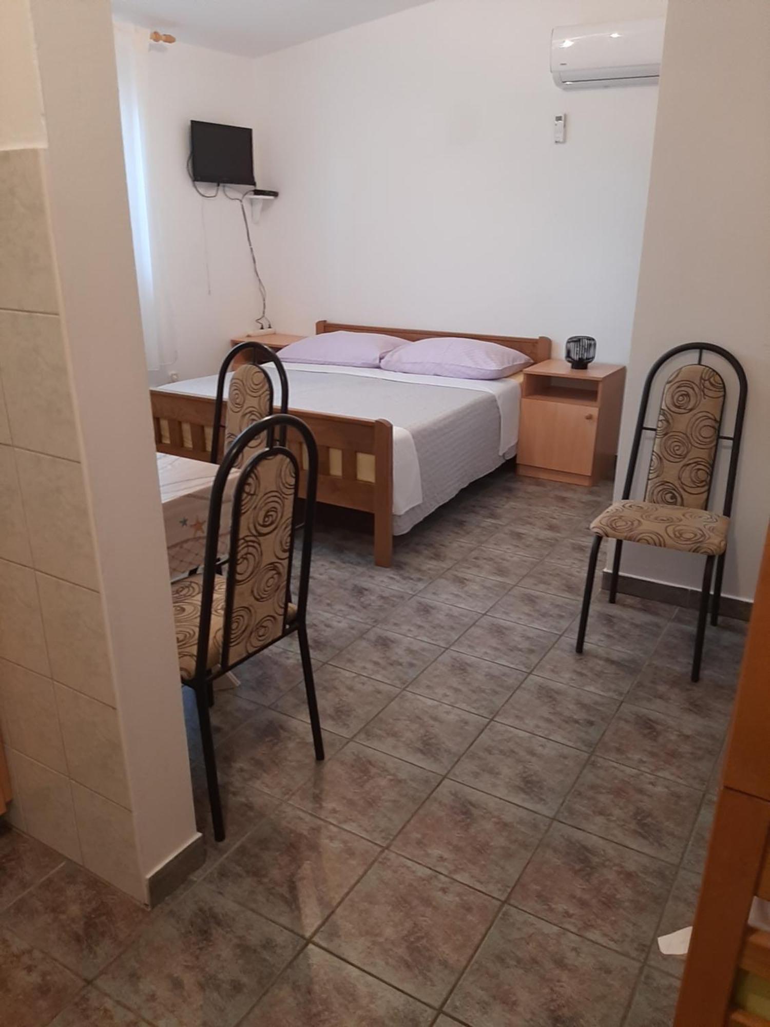 Apartments Marta Starigrad Paklenica Ruang foto