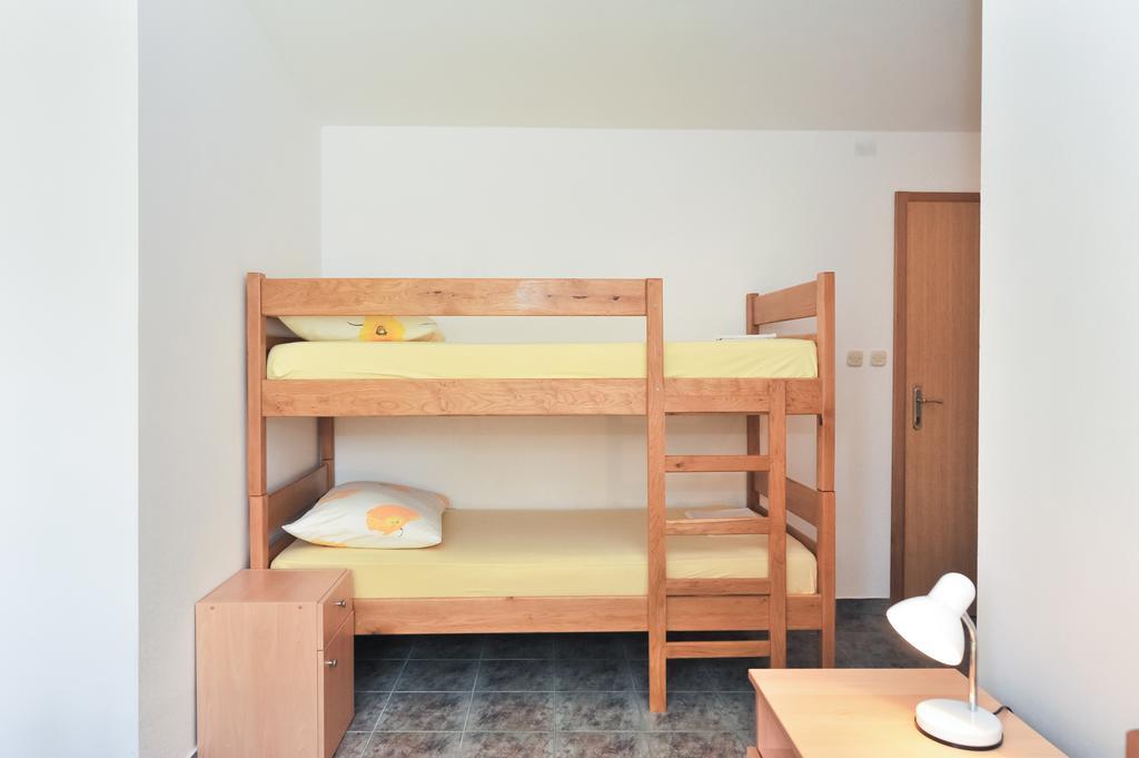 Apartments Marta Starigrad Paklenica Ruang foto
